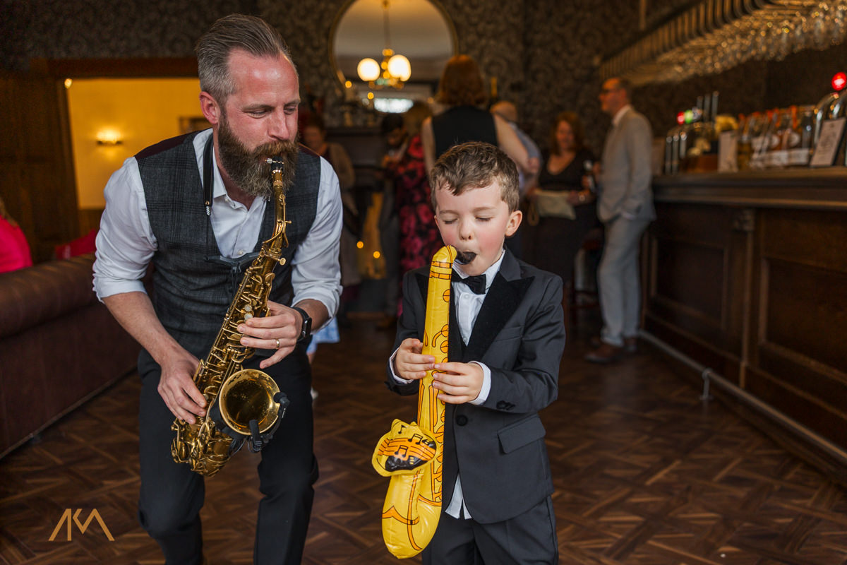 wedding entertainment sax player children singing