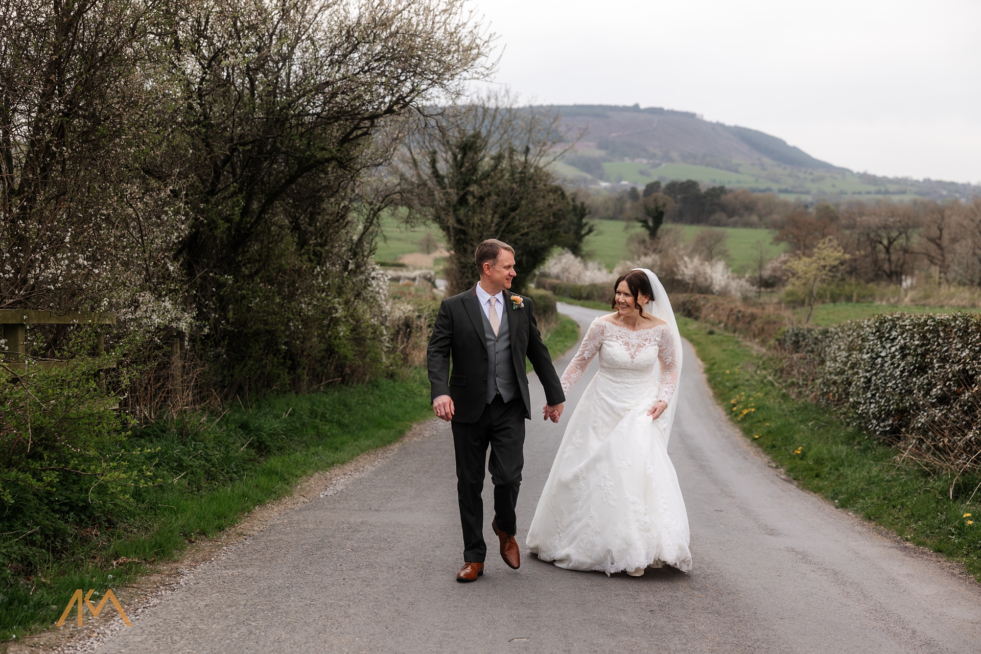 wedding portraits countryside